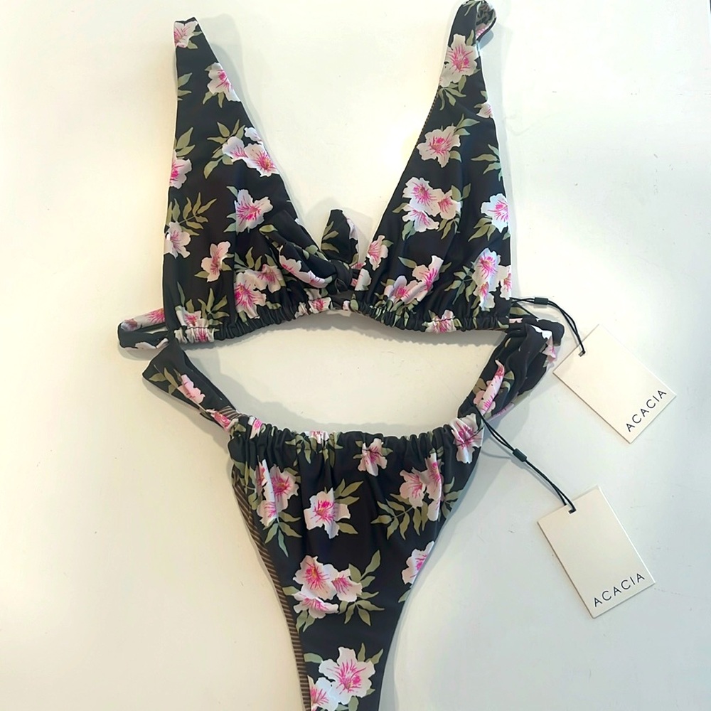 Acacia bikini NWT